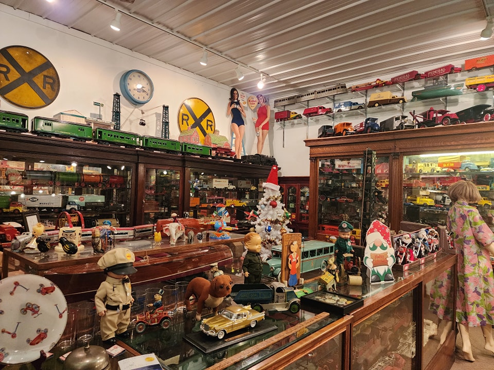 B&B Toy Museum